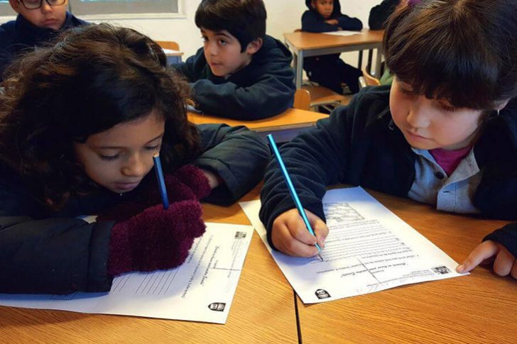colegio sagrada familia crea su himno